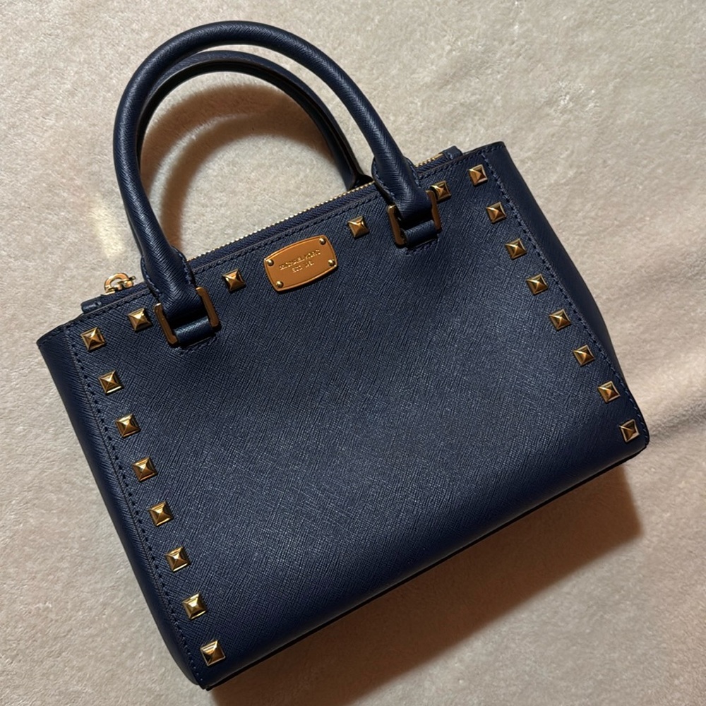 NWOT Michael Kors Navy purse with Gold rivets